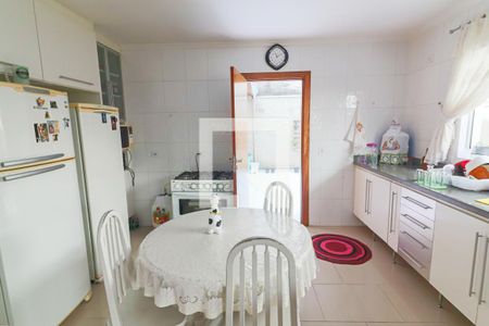 Casa à venda com 195m², 3 quartos e 4 vagasCozinha Copa