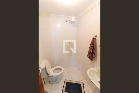 Casa à venda com 195m², 3 quartos e 4 vagasSuite Serviço