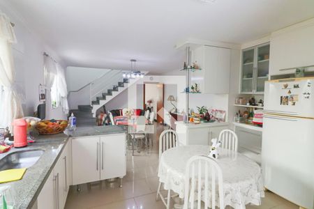 Casa à venda com 195m², 3 quartos e 4 vagasCozinha Copa