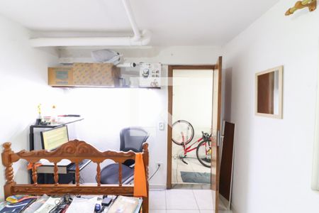 Casa à venda com 195m², 3 quartos e 4 vagasSuite Serviço