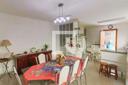 Casa à venda com 195m², 3 quartos e 4 vagasCozinha Copa