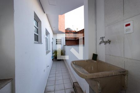 Casa para alugar com 350m², 4 quartos e 6 vagas Casa para alugar com 350m², 4 quartos e 6 vagasLavanderia