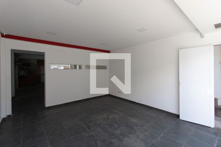 Casa para alugar com 350m², 4 quartos e 6 vagas Casa para alugar com 350m², 4 quartos e 6 vagasGaragem