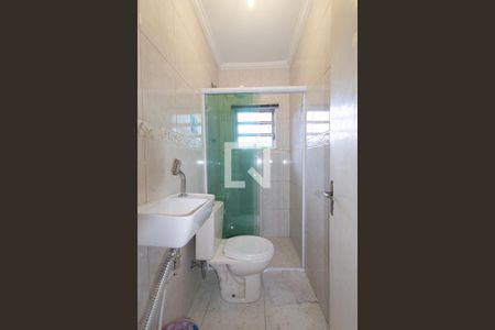 Casa para alugar com 350m², 4 quartos e 6 vagas Casa para alugar com 350m², 4 quartos e 6 vagasBanheiro da Suíte 1