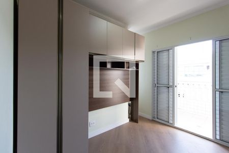 Suíte 1 de casa para alugar com 4 quartos, 350m² em Vila Carmosina, São Paulo