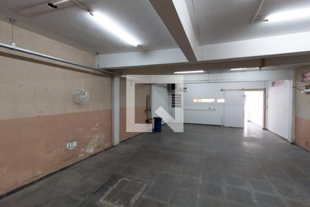 Casa para alugar com 350m², 4 quartos e 6 vagas Casa para alugar com 350m², 4 quartos e 6 vagasSalão do Têrreo