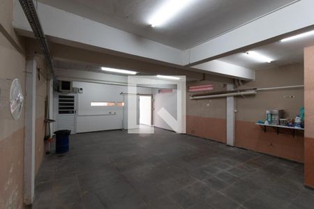 Casa para alugar com 350m², 4 quartos e 6 vagas Casa para alugar com 350m², 4 quartos e 6 vagasSalão do Têrreo