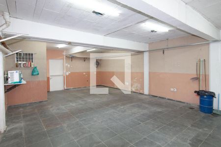 Casa para alugar com 350m², 4 quartos e 6 vagas Casa para alugar com 350m², 4 quartos e 6 vagasSalão do Têrreo