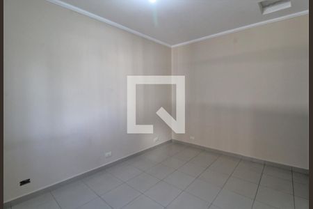 Quarto de casa para alugar com 1 quarto, 40m² em Jardim Guarapiranga, São Paulo