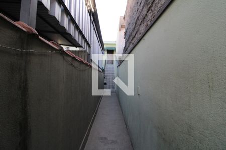 Casa para alugar com 40m², 1 quarto e sem vagaQuintal lateral de entrada