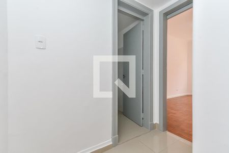 Corredor de apartamento para alugar com 2 quartos, 45m² em Santa Cecília, São Paulo