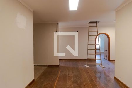 Casa à venda com 1000m², 13 quartos e 4 vagasCorredor