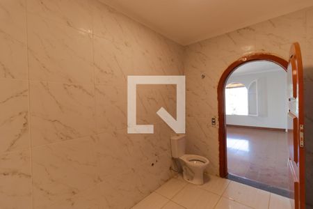 Casa à venda com 1000m², 13 quartos e 4 vagasBanheiro da Suíte 04