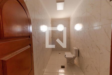 Casa à venda com 1000m², 13 quartos e 4 vagasBanheiro 02