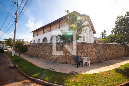 Casa à venda com 1000m², 13 quartos e 4 vagasFachada