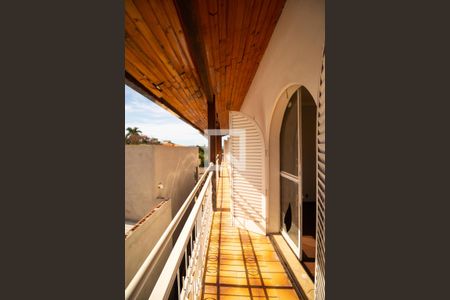 Casa à venda com 1000m², 13 quartos e 4 vagasSacada das suítes 05 e 06 e Quarto 03