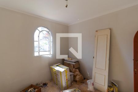 Casa à venda com 1000m², 13 quartos e 4 vagasQuarto 01