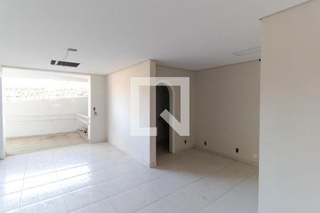 Casa à venda com 1000m², 13 quartos e 4 vagasporão