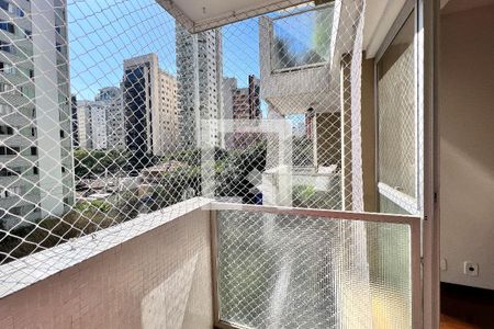 Sacada de apartamento à venda com 3 quartos, 90m² em Vila Uberabinha, São Paulo