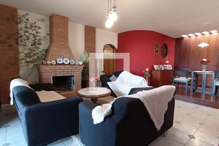 Casa à venda com 370m², 4 quartos e 4 vagas Casa à venda com 370m², 4 quartos e 4 vagasSala de Estar