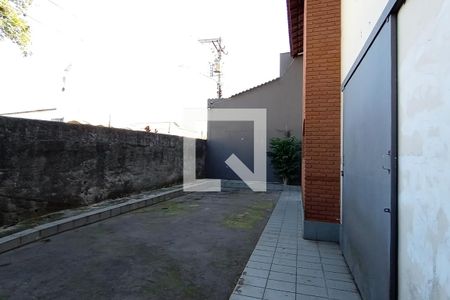 Casa à venda com 370m², 4 quartos e 4 vagas Casa à venda com 370m², 4 quartos e 4 vagasQuintal