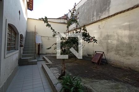 Casa à venda com 370m², 4 quartos e 4 vagas Casa à venda com 370m², 4 quartos e 4 vagasQuintal