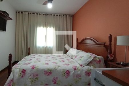 Casa à venda com 370m², 4 quartos e 4 vagas Casa à venda com 370m², 4 quartos e 4 vagasQuarto Suíte