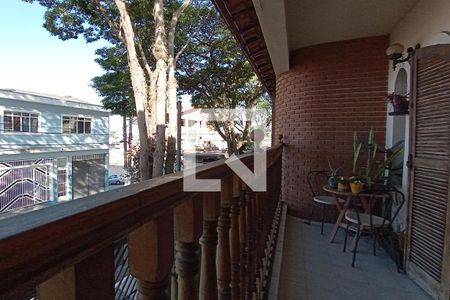 Casa à venda com 370m², 4 quartos e 4 vagas Casa à venda com 370m², 4 quartos e 4 vagasVaranda da Sala