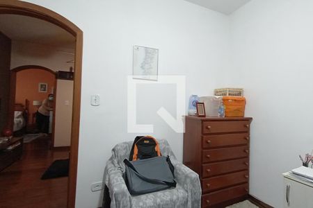 Casa à venda com 370m², 4 quartos e 4 vagas Casa à venda com 370m², 4 quartos e 4 vagasQuarto 1