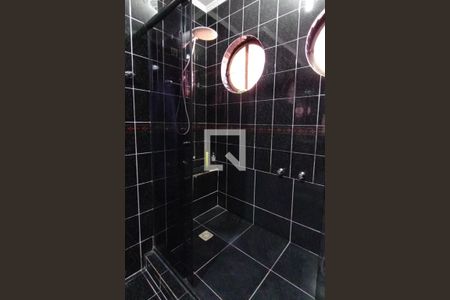 Casa à venda com 370m², 4 quartos e 4 vagas Casa à venda com 370m², 4 quartos e 4 vagasBanheiro da Suíte