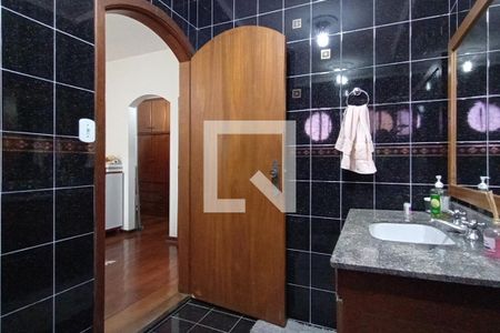 Casa à venda com 370m², 4 quartos e 4 vagas Casa à venda com 370m², 4 quartos e 4 vagasBanheiro da Suíte