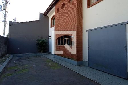 Casa à venda com 370m², 4 quartos e 4 vagas Casa à venda com 370m², 4 quartos e 4 vagasQuintal