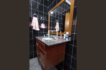 Casa à venda com 370m², 4 quartos e 4 vagas Casa à venda com 370m², 4 quartos e 4 vagasBanheiro da Suíte