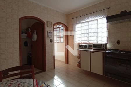 Casa à venda com 370m², 4 quartos e 4 vagas Casa à venda com 370m², 4 quartos e 4 vagasCozinha