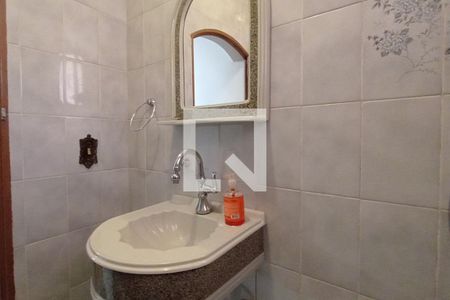 Casa à venda com 370m², 4 quartos e 4 vagas Casa à venda com 370m², 4 quartos e 4 vagaslavabo