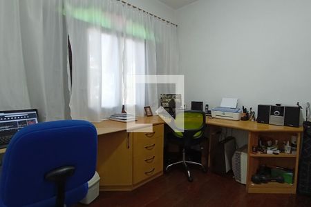 Casa à venda com 370m², 4 quartos e 4 vagas Casa à venda com 370m², 4 quartos e 4 vagasQuarto 1