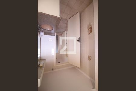 Apartamento à venda com 187m², 4 quartos e 3 vagasBanheiro