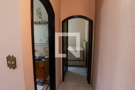 Corredor para is quartos de casa para alugar com 3 quartos, 164m² em Jardim Rosa de Franca, Guarulhos