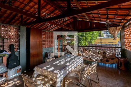 Casa à venda com 372m², 3 quartos e 3 vagasVaranda