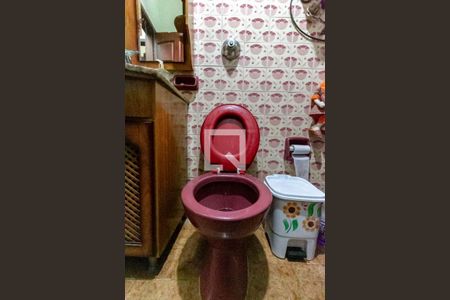 Casa à venda com 372m², 3 quartos e 3 vagasBanheiro Social