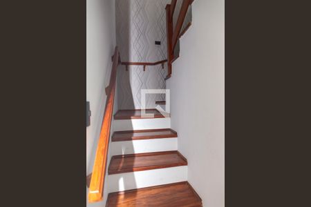 Casa para alugar com 380m², 3 quartos e 2 vagasEscada