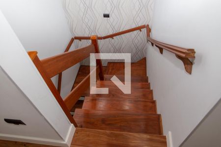 Casa para alugar com 380m², 3 quartos e 2 vagasEscada