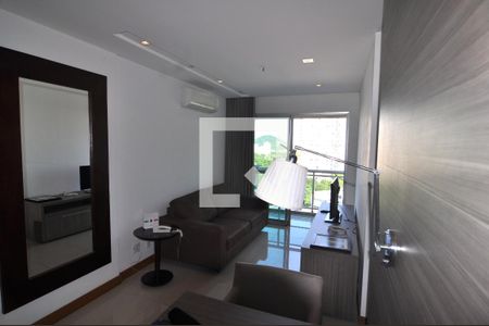 Sala  de kitnet/studio para alugar com 1 quarto, 35m² em Jacarepaguá, Rio de Janeiro