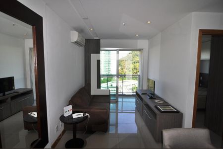 Sala  de kitnet/studio para alugar com 1 quarto, 35m² em Jacarepaguá, Rio de Janeiro