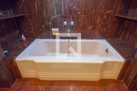 Apartamento à venda com 215m², 4 quartos e 1 vagabanheira