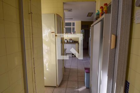 Apartamento à venda com 215m², 4 quartos e 1 vagaÁrea de Serviço