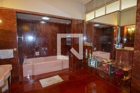 Apartamento à venda com 215m², 4 quartos e 1 vagaBanheiro 2