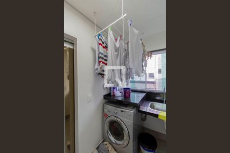 Casa à venda com 300m², 3 quartos e 6 vagasÁrea de Serviço