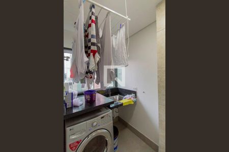 Casa à venda com 300m², 3 quartos e 6 vagasÁrea de Serviço