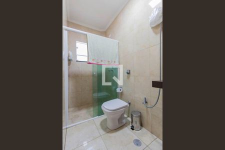 Casa à venda com 300m², 3 quartos e 6 vagasBanheiro Suíte 2